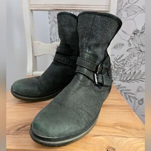 UGG Black Waterproof Buckle Ankle Boots Women’s 9